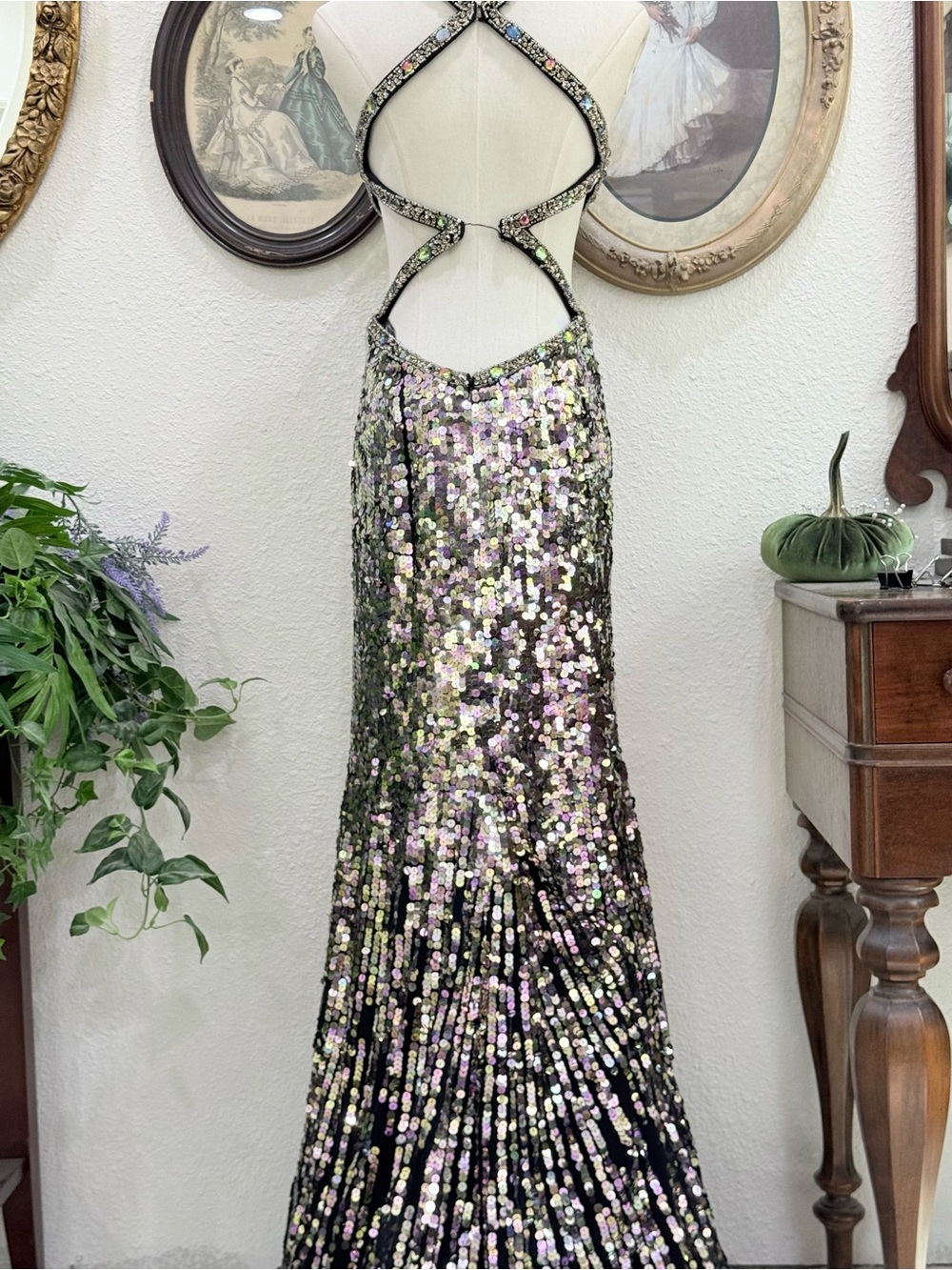 Sequin Beaded Evening Gown in Iridescent Pink-Black - Unbranded - Picture 10 of 13